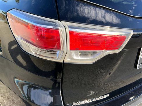 Used 2014 Toyota Highlander Limited Platinum image 27
