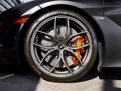 Used 2020 McLaren 720S Spider RWD image 3