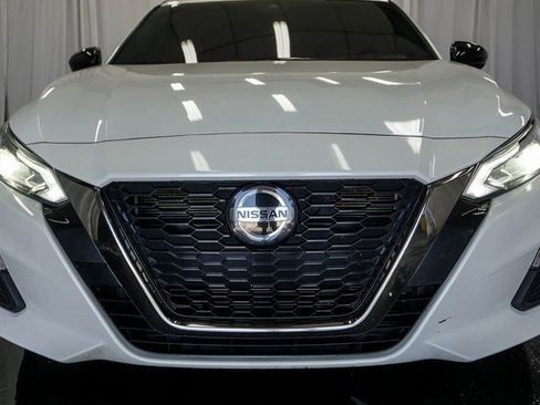 Used 2022 Nissan Altima 2.5 SR image 3