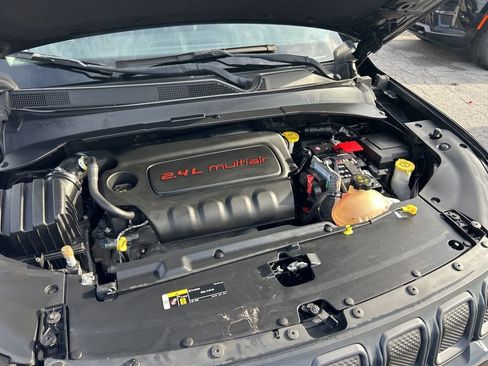 Certified 2022 Jeep Compass Trailhawk w/ Sun and Sound Group AWD/4WD image 17