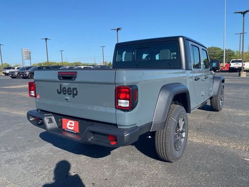 New 2026 Jeep Gladiator Sport AWD/4WD image 7