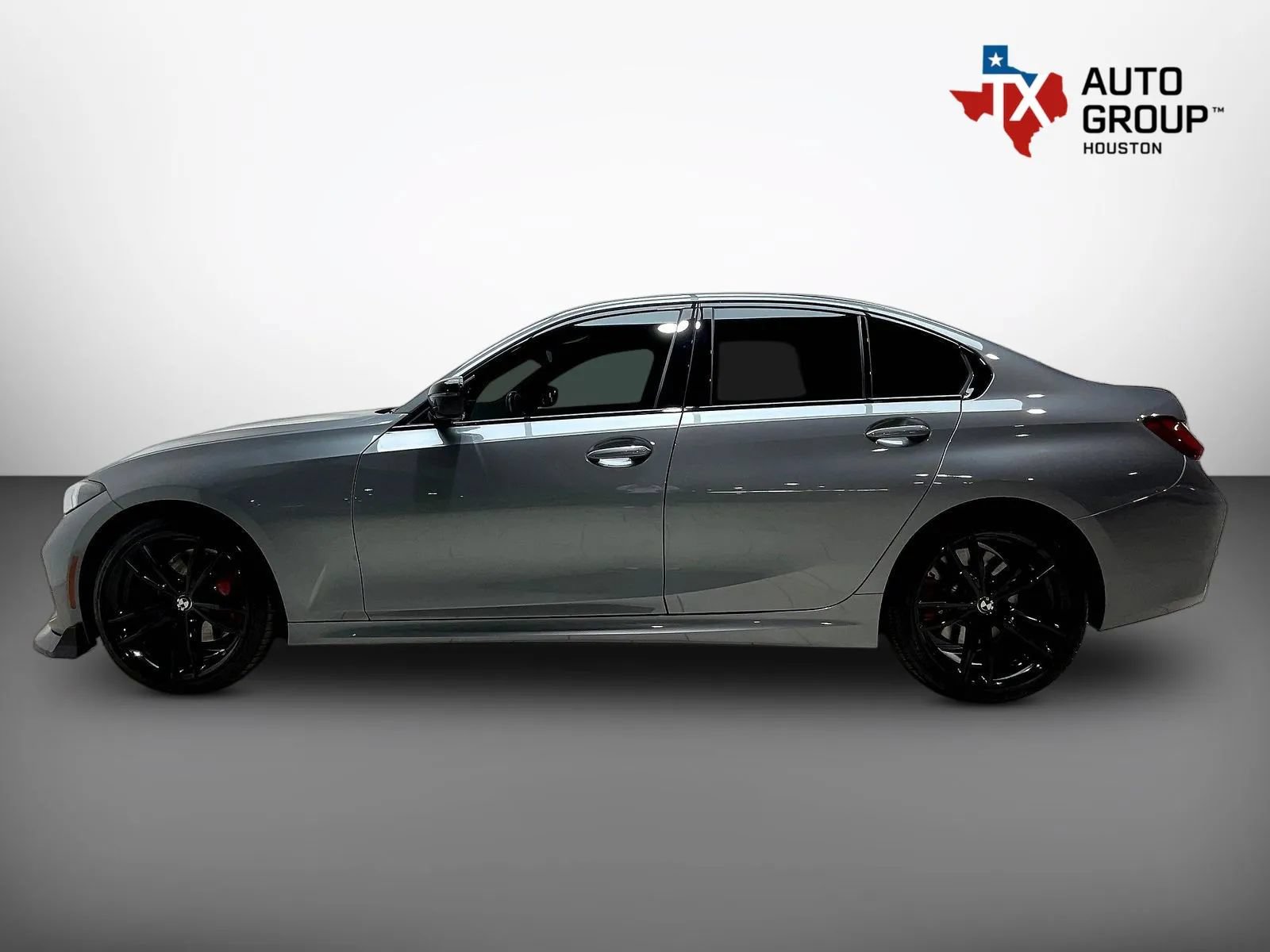 Used 2023 BMW 330i Sedan w/ M Sport Package RWD image 9