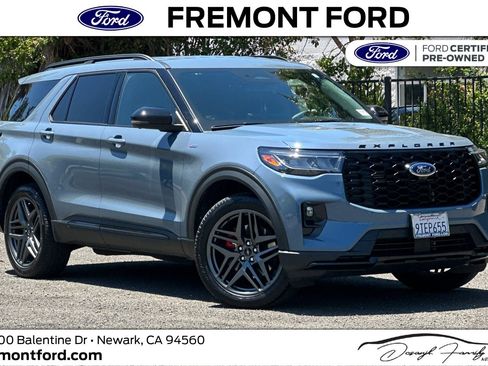 Certified 2025 Ford Explorer ST-Line w/ Premium Package AWD/4WD image 1