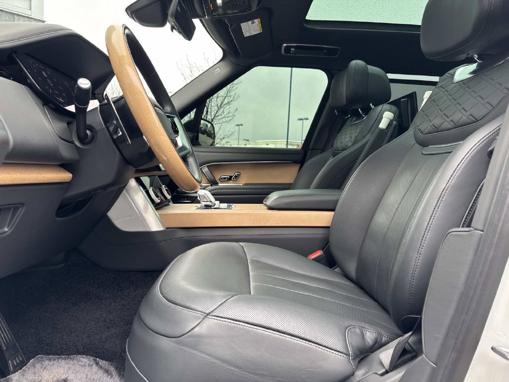 Certified 2023 Land Rover Range Rover SV AWD/4WD image 21