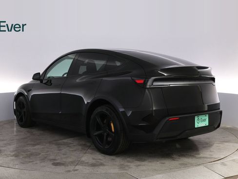 Used 2026 Tesla Model Y Long Range RWD image 17