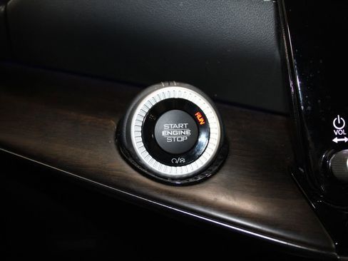 Used 2023 Jeep Grand Wagoneer L Series II image 53