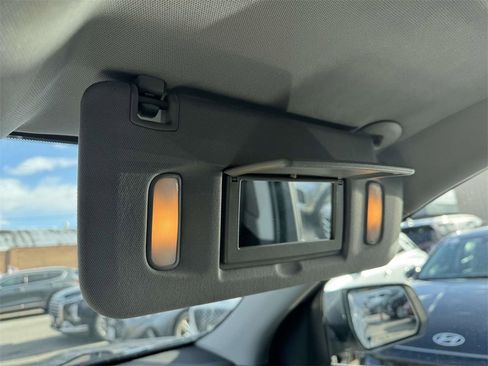 Used 2020 GMC Acadia SLE image 32