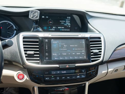 Used 2017 Honda Accord EX-L image 29