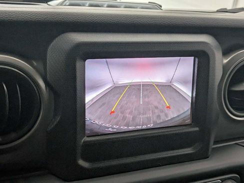 Used 2023 Jeep Wrangler Unlimited image 30