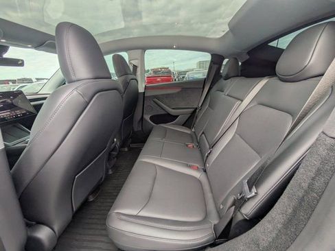 Used 2026 Tesla Model Y 2WD image 12