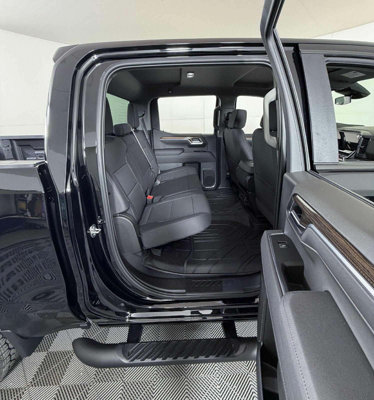 New 2026 Chevrolet Silverado 1500 RST w/ RST Select Package AWD/4WD image 5