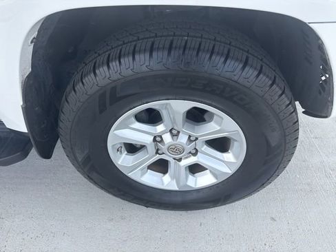 Used 2020 Toyota 4Runner SR5 Premium w/ Moonroof Package image 9