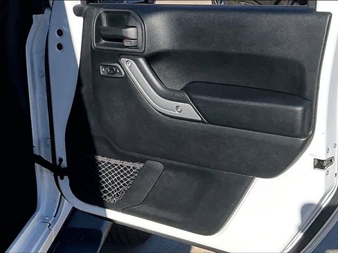 Certified 2018 Jeep Wrangler Unlimited Sahara image 20