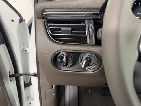 Certified 2026 Porsche Macan image 27