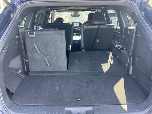 Used 2025 Toyota Highlander XSE AWD/4WD image 34