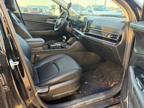 Used 2024 Kia Sportage EX FWD image 16