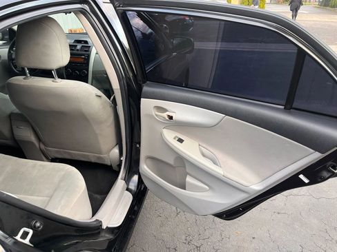 Used 2013 Toyota Corolla L image 28