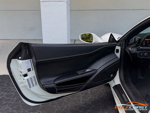 Used 2015 Ferrari 458 Spider RWD image 18