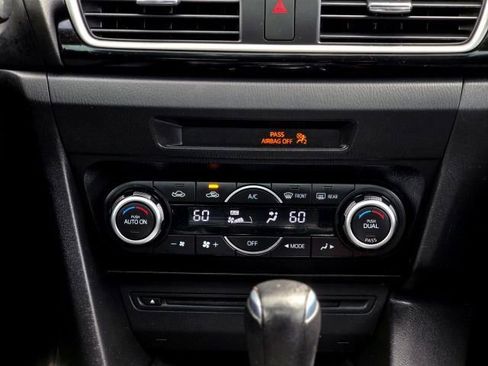 Used 2016 MAZDA MAZDA3 i Touring w/ Popular Equipment Package FWD image 21