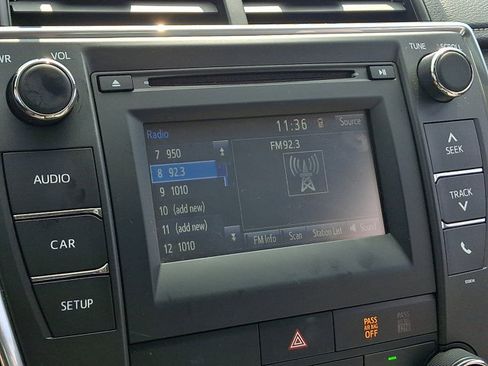 Used 2017 Toyota Camry SE FWD image 12