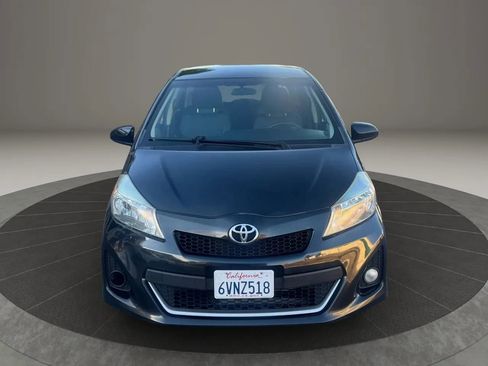 Used 2012 Toyota Yaris SE image 8