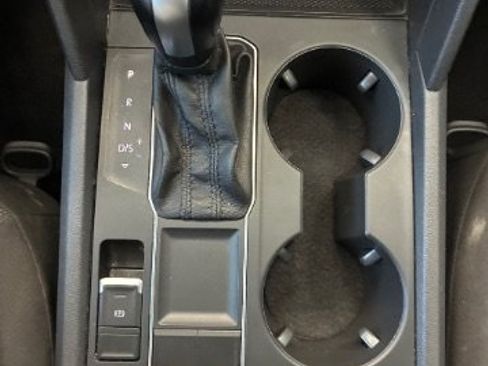 Used 2018 Volkswagen Atlas Launch Edition FWD image 20