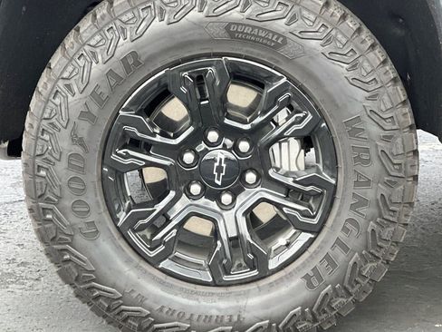 Certified 2025 Chevrolet Silverado 1500 ZR2 w/ Technology Package image 48