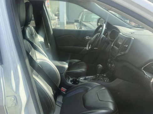 Used 2019 Jeep Cherokee Latitude Plus image 14