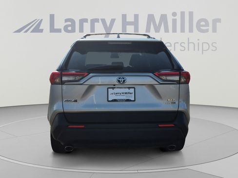 Certified 2022 Toyota RAV4 XLE w/ Convenience Package AWD/4WD image 4