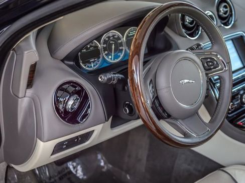 Used 2015 Jaguar XJ L Portfolio image 29