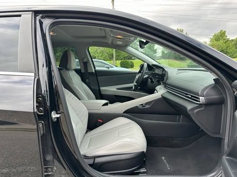 Used 2023 Hyundai Elantra Limited FWD image 14