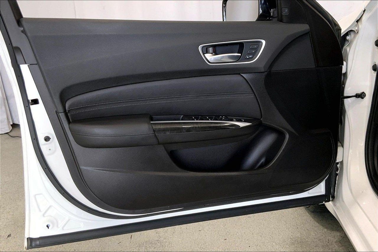 Used 2019 Acura TLX w/ Technology Package FWD image 25