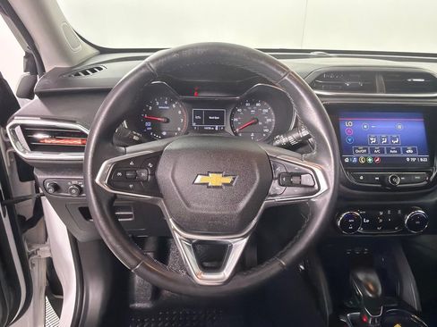 Used 2021 Chevrolet TrailBlazer LT w/ Premium Seating Package FWD image 15