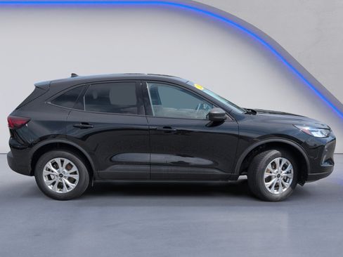Used 2025 Ford Escape Active AWD/4WD image 3