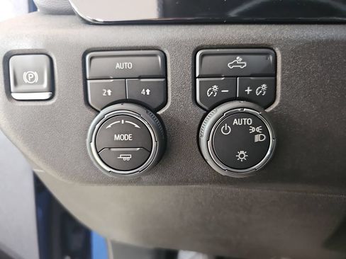 Certified 2024 Chevrolet Silverado 1500 LT AWD/4WD image 31