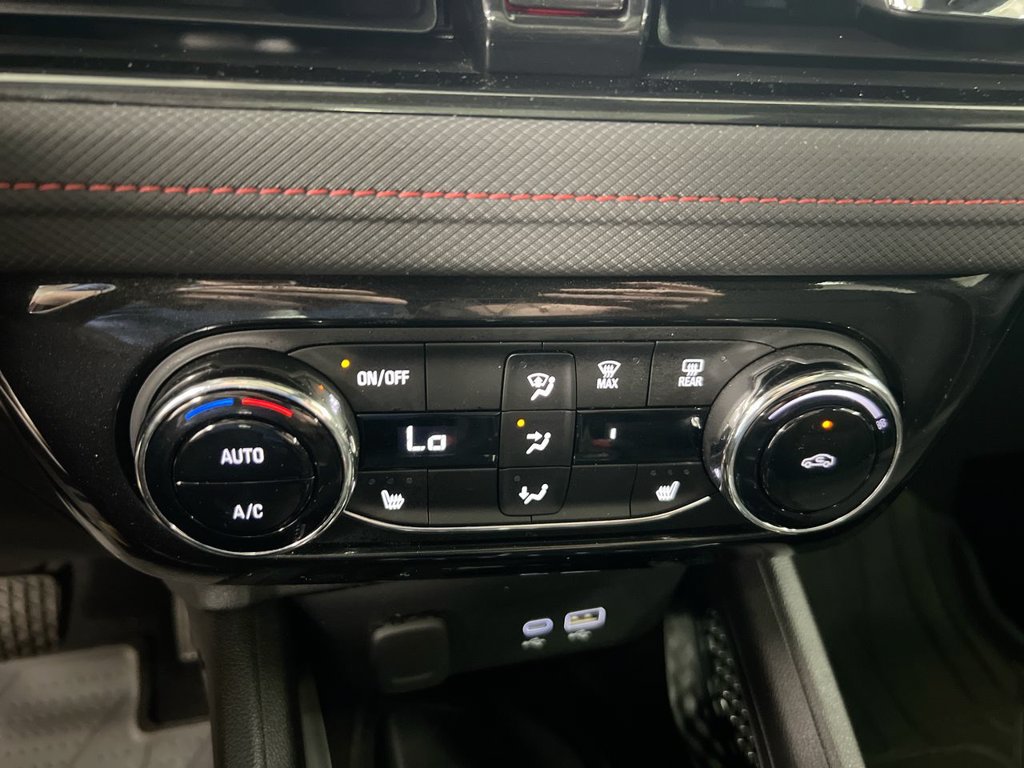 Used 2025 Chevrolet TrailBlazer RS w/ Convenience Package AWD/4WD image 16