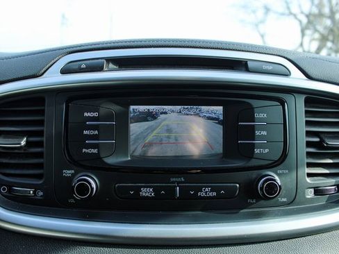 Used 2016 Kia Sorento LX image 22