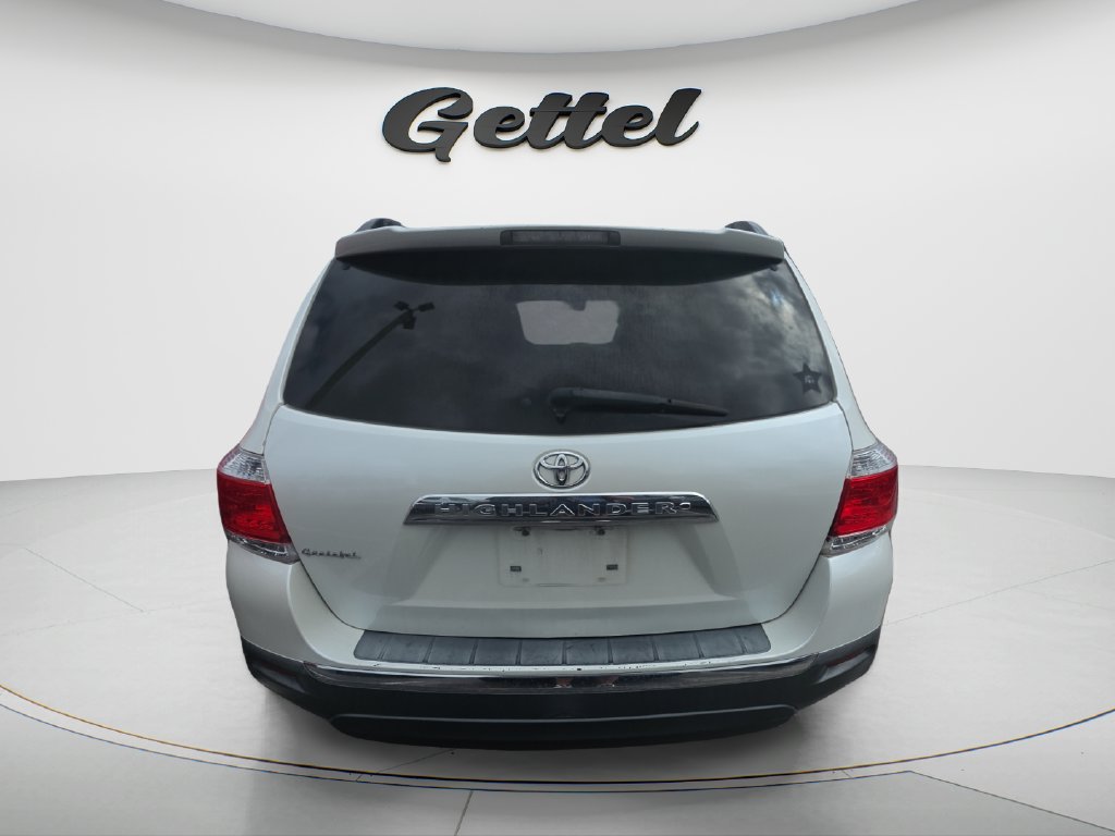 Used 2012 Toyota Highlander SE w/ Tow Pkg FWD image 6