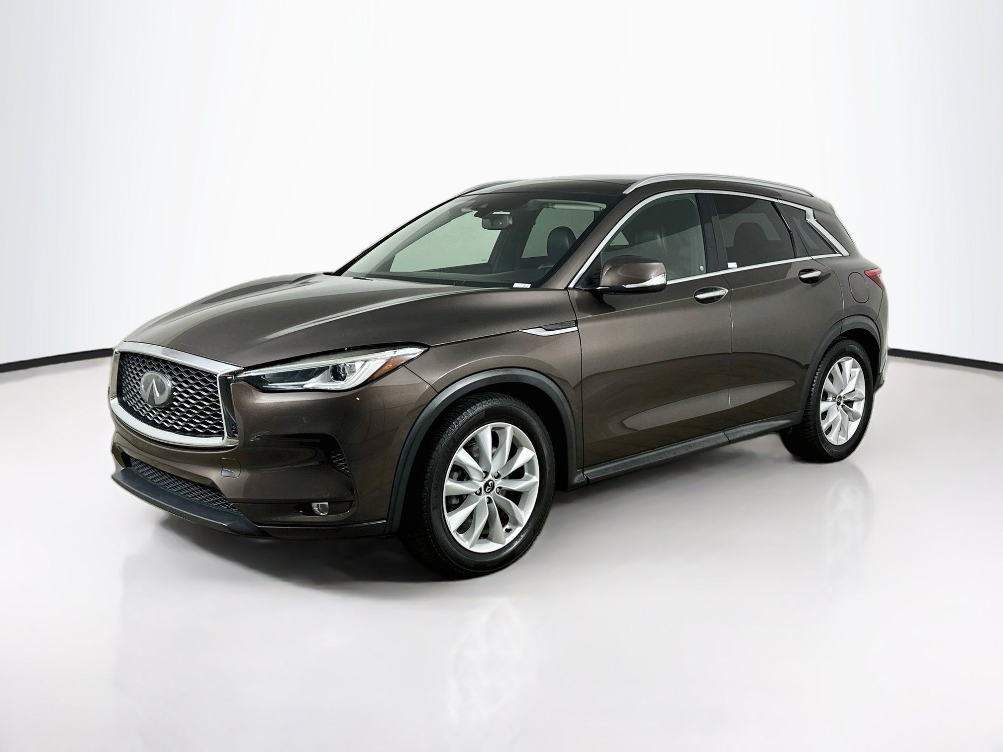 Used 2019 INFINITI QX50 Luxe FWD image 3