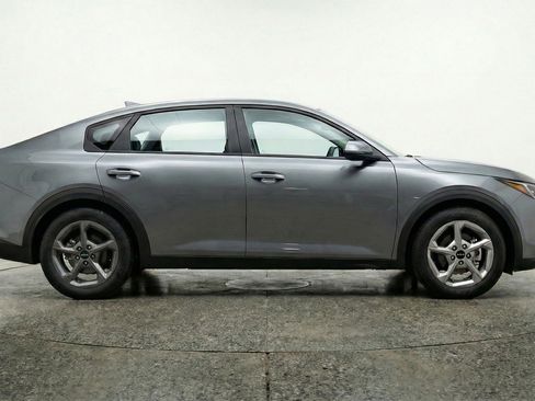 Used 2025 Kia K4 LXS image 11