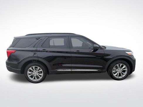 Certified 2023 Ford Explorer XLT w/ Equipment Group 202A AWD/4WD image 9