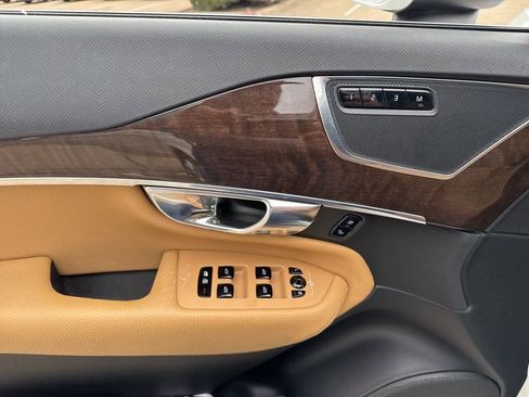 Used 2016 Volvo XC90 T6 Momentum w/ Momentum Plus Package image 13