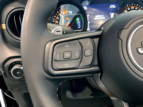 New 2025 Jeep Wrangler Unlimited Rubicon 392 image 15