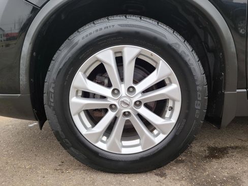 Used 2016 Nissan Rogue SV w/ SV Premium Package image 18