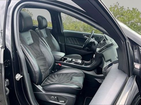 Used 2019 Ford Edge ST w/ Convenience Package image 7