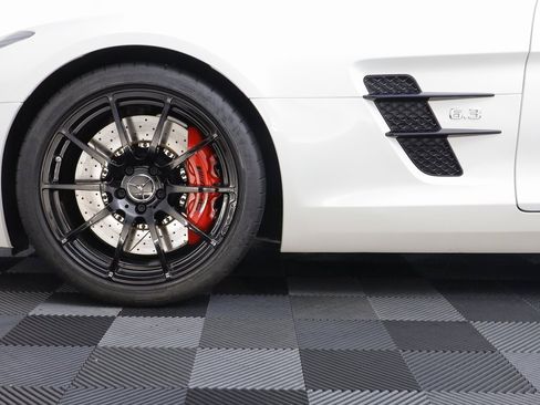 Used 2013 Mercedes-Benz SLS AMG GT Roadster image 21