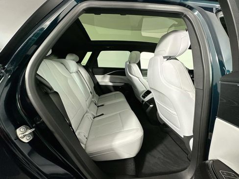 Used 2024 Cadillac Lyriq Luxury AWD/4WD image 28