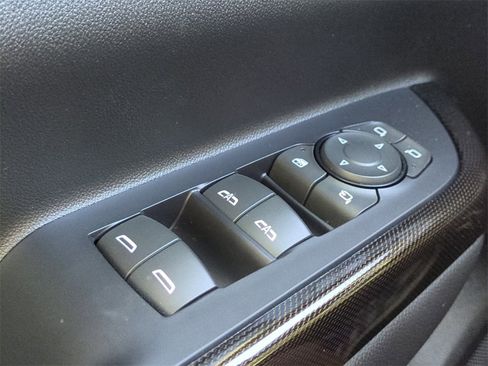 Used 2022 GMC Acadia AT4 w/ Technology Package image 28