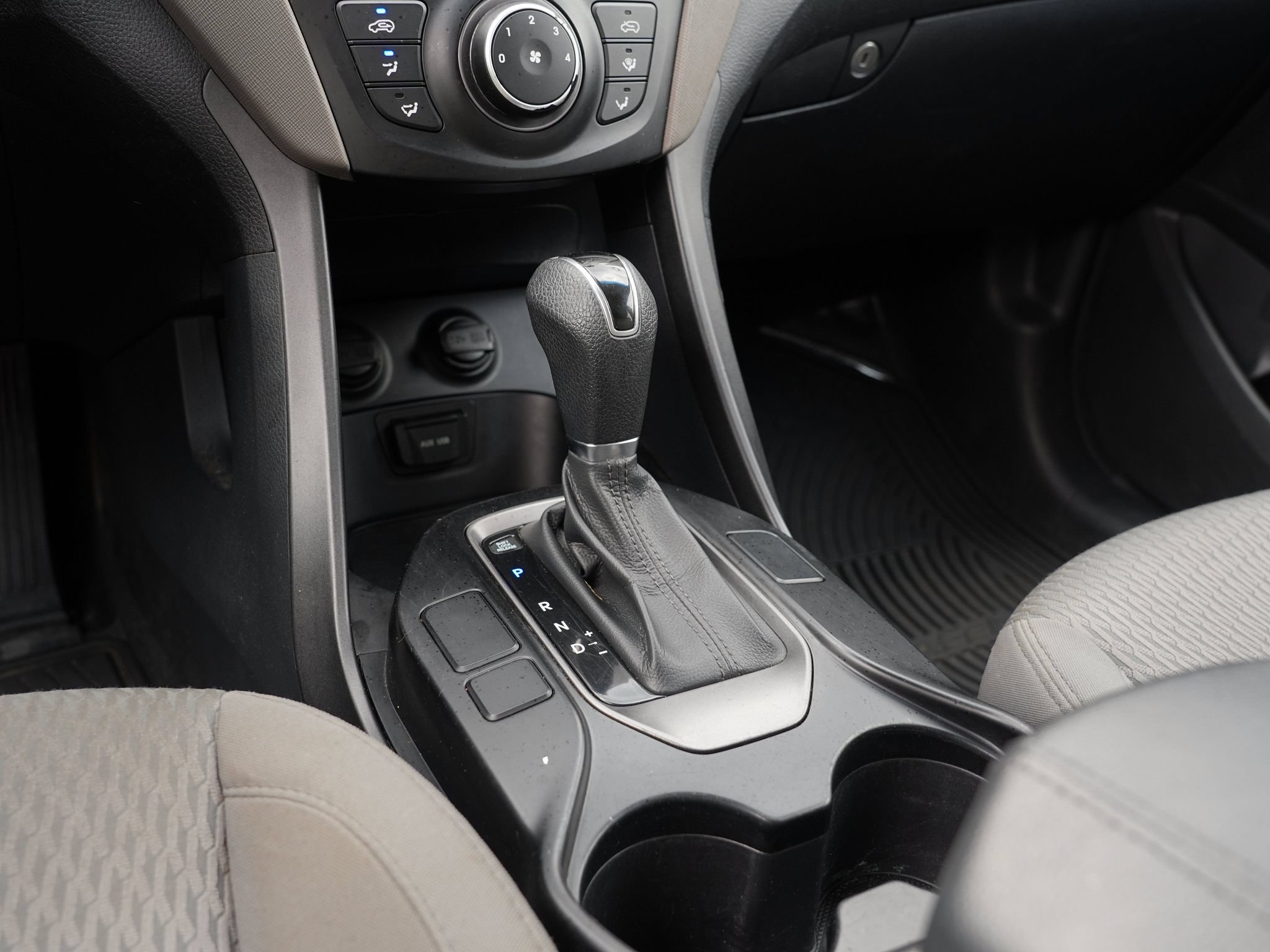 Used 2014 Hyundai Santa Fe Sport AWD/4WD image 25