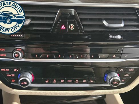 Used 2020 BMW 530i w/ Convenience Package RWD image 21